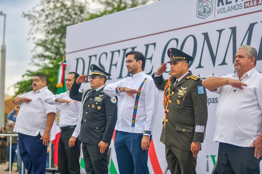 Más de 5 Mil personas disfrutaron el Desfile Conmemorativo del 214 Aniversario del Inicio de la Lucha por la Independencia de México