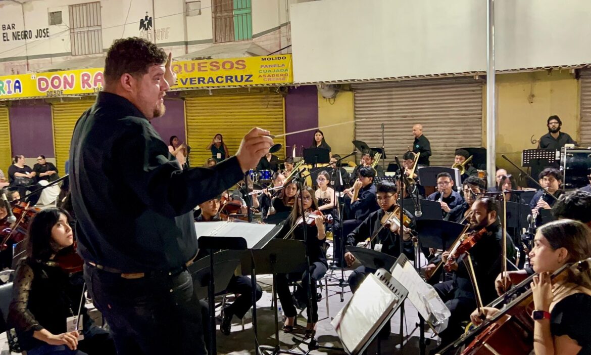 Engalanan artistas del IRCA la ceremonia de toma de protesta del Alcalde Carlos Peña Ortiz