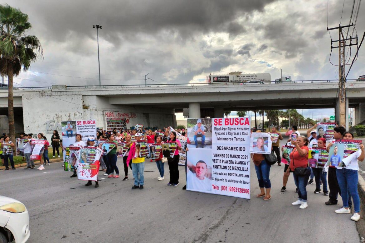 Pegoteo de lonas terminó en manifestación por más de cinco horas en Reynosa