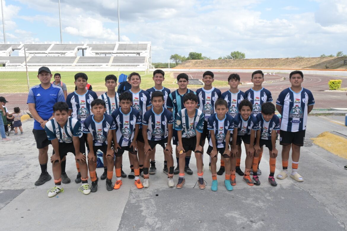 Felicita Carlos Peña Ortiz al equipo de fútbol de Reynosa por su triunfo