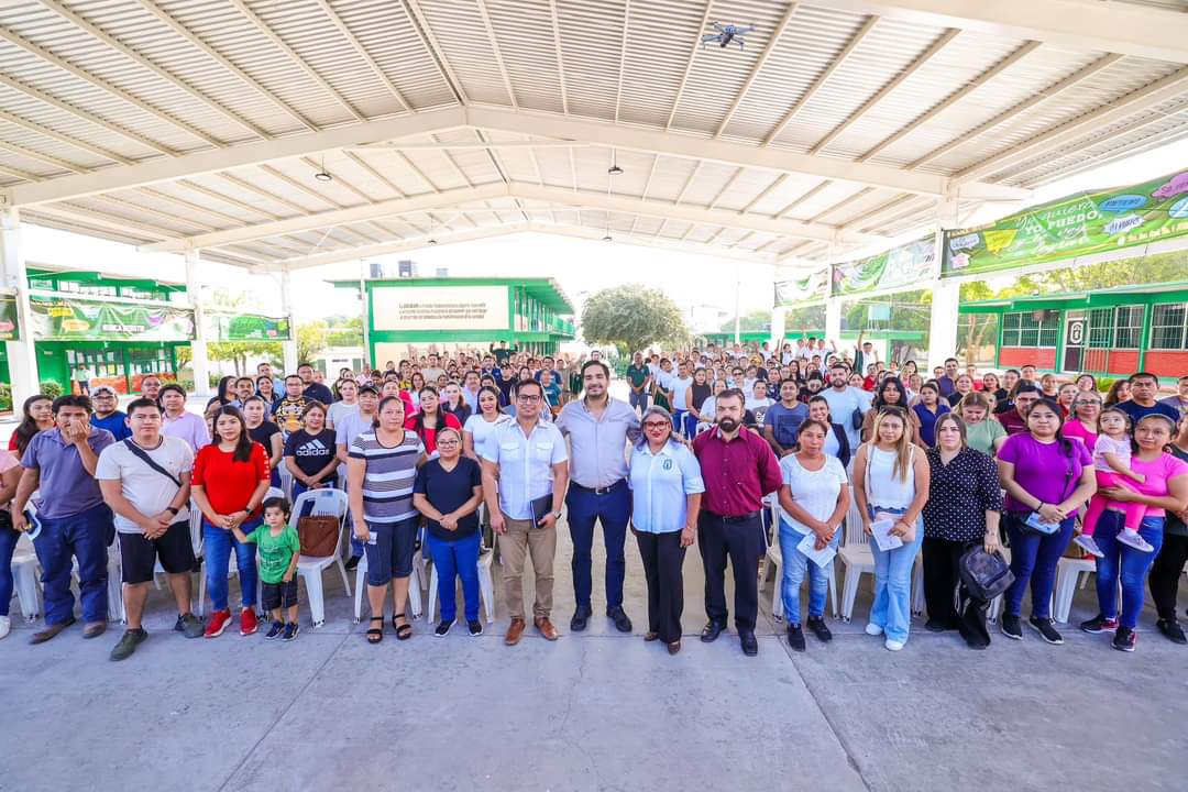 Promueve Alcalde Carlos Peña Ortiz Becas Universales para Secundaria