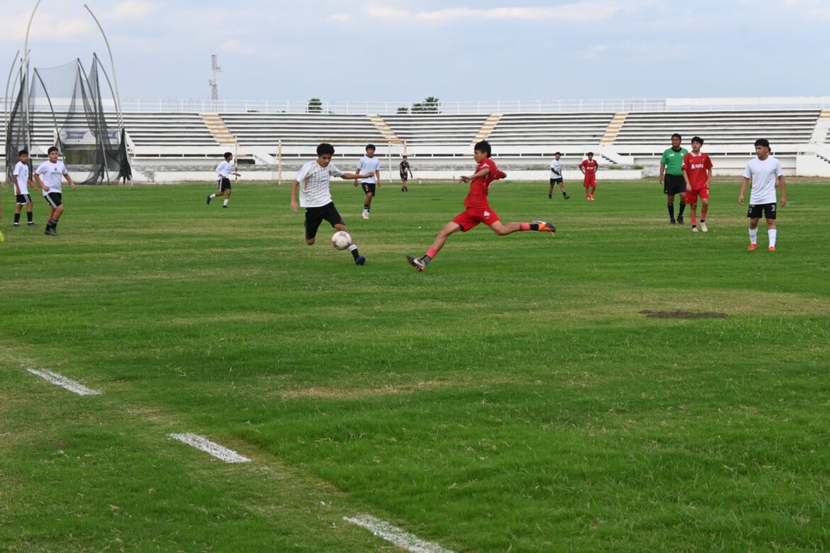 Apoya Carlos Peña Ortiz Preparación de la Selección de Futbol Zona Norte