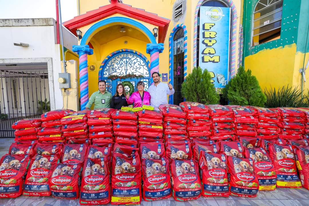 Entregó Carlos Peña Ortiz 3 toneladas de alimento para mascotas