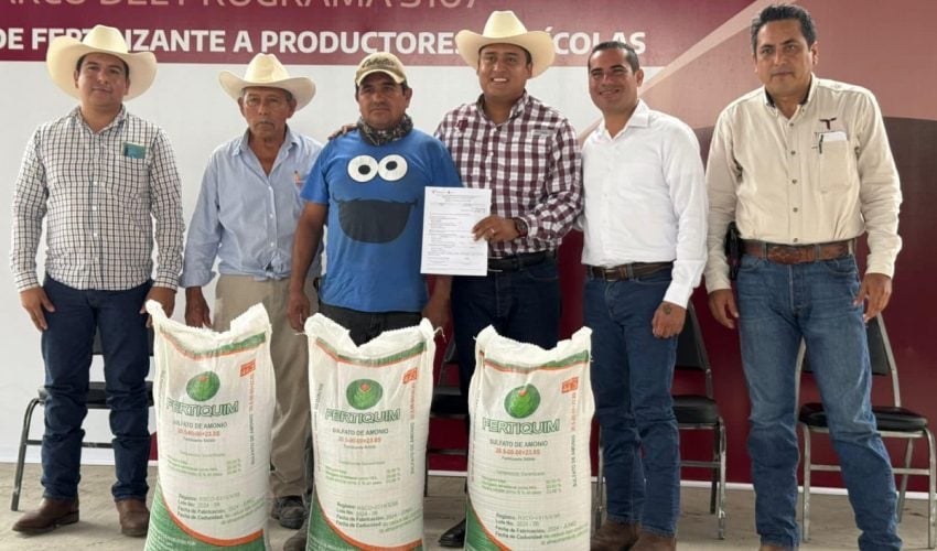 PRODUCTORES CITRÍCOLAS DEL MUNICIPIO DE LLERA RECIBEN 85 TONELADAS DE FERTILIZANTE