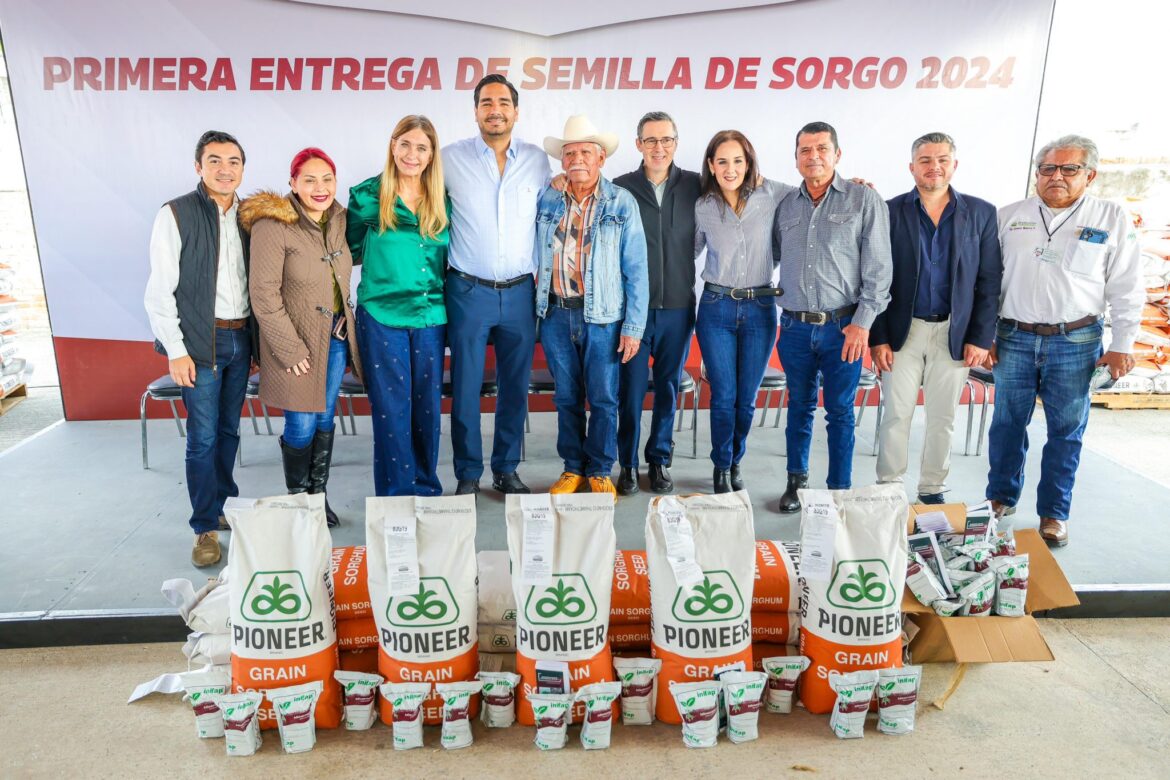 Impulsa Carlos Peña Ortiz al campo reynosense con Entrega de Semilla de Sorgo por más de 2.7 MDP