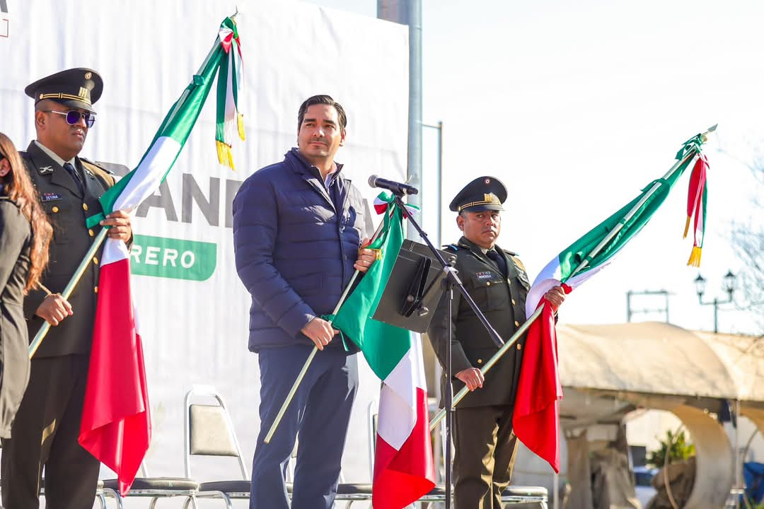 Presidió Alcalde Carlos Peña Ortiz ceremonia del Día de la Bandera