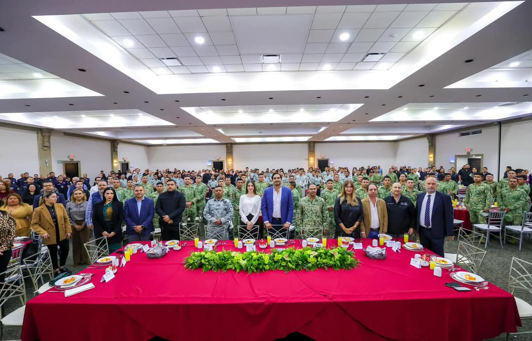 Cálido homenaje del Alcalde Carlos Peña Ortiz a más de 500 oficiales en el Día del Policía en Reynosa