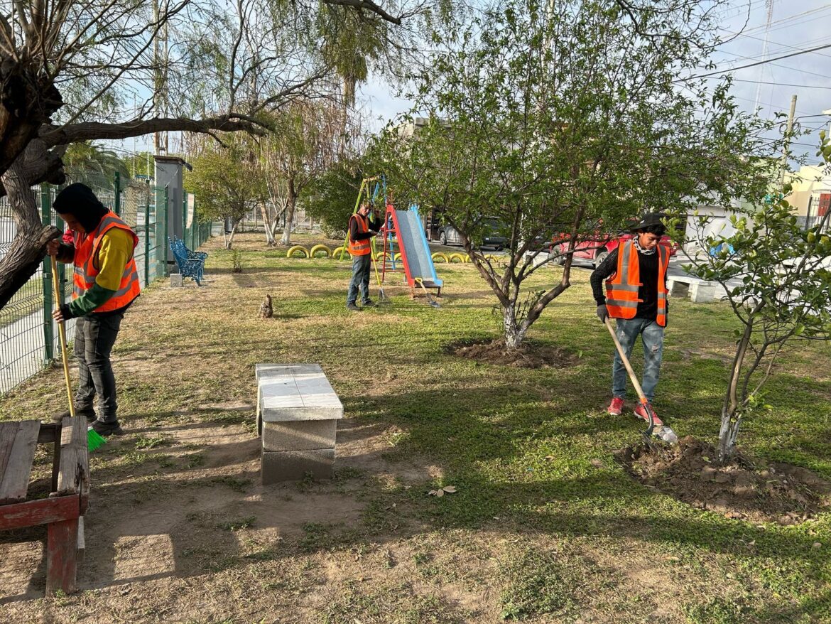 Rehabilitó Gobierno de Carlos Peña Ortiz plazas para el esparcimiento familiar