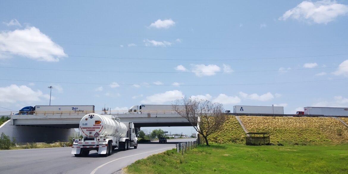 Retén en puentes internacionales afectan la importación de cárnicos y perecederos